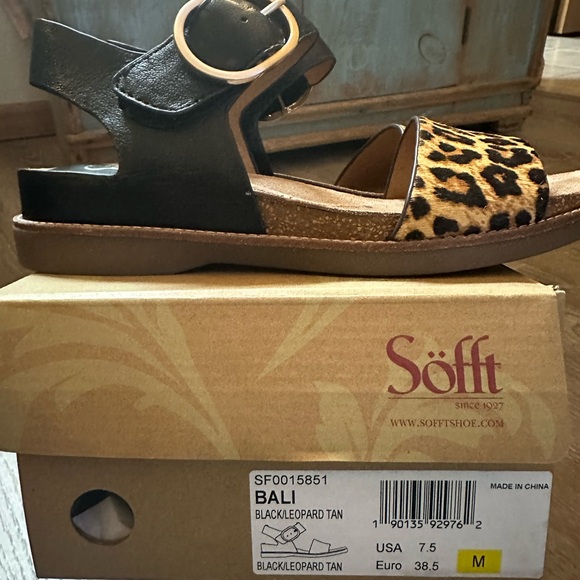 Sofft Bali Black Leopard Leather Sandal Women 7.5 Stylish Buckle Detail - Picture 3 of 5
